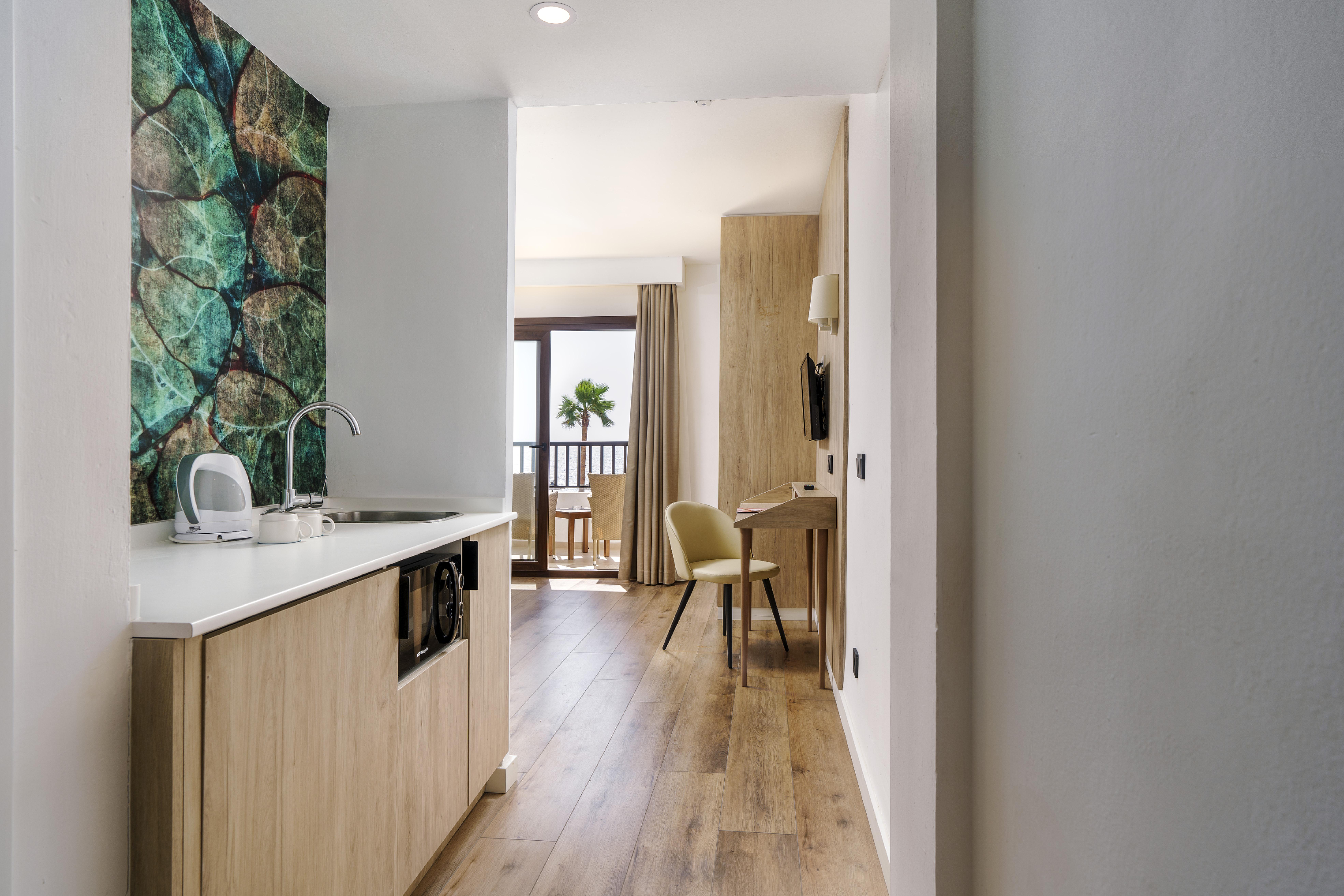 Alua Suites Las Rocas Cala d'Or  Exterior photo